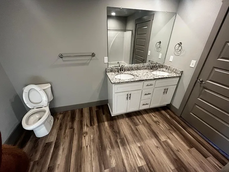 1021 Bryan Dr #5 — Photo 4