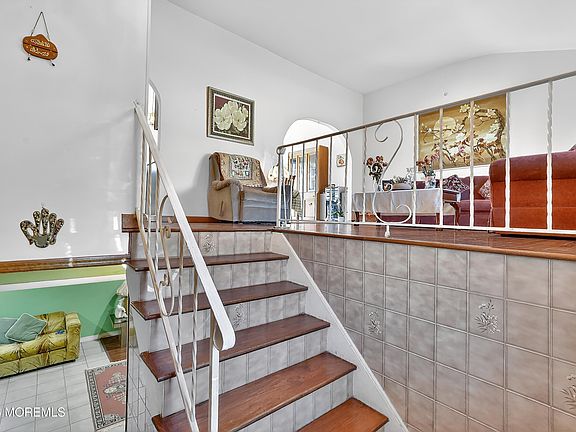 4th image of 9 Newport Drive