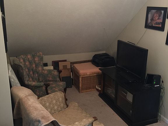 4th image of 2131 Portage Ave
