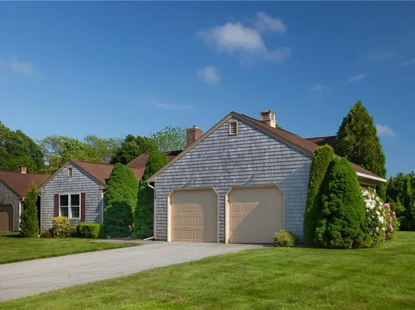 118 Belmont Dr, Portsmouth, RI 02871