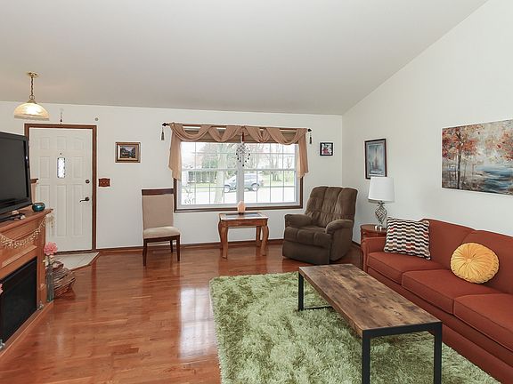 5th image of 686 Highland Springs Dr