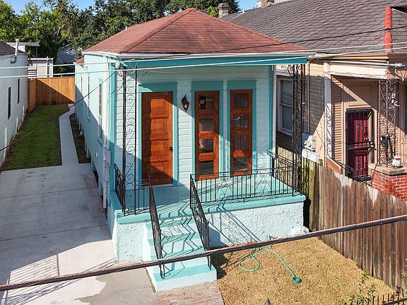2nd image of 2516 Palmyra St