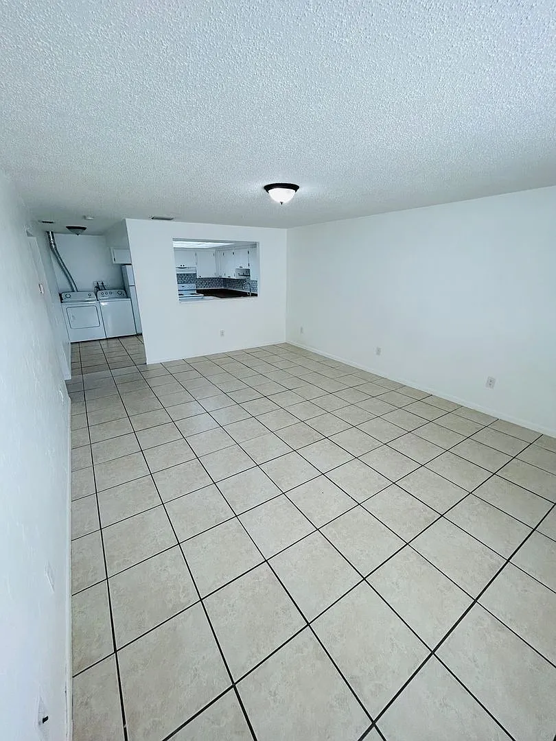 Charming 2-bedroom, 1-bathroom condo — Photo 4