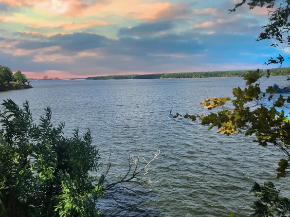 15 Audubon Pl, Clarksville, VA 23927