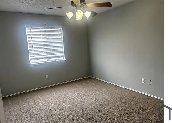1538 Thornhill Ln — Photo 13