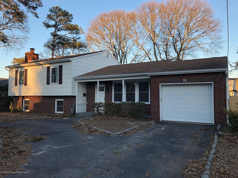 1st image of 617 Hartford Pl