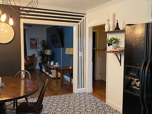 5th image of 127 Warren Rd