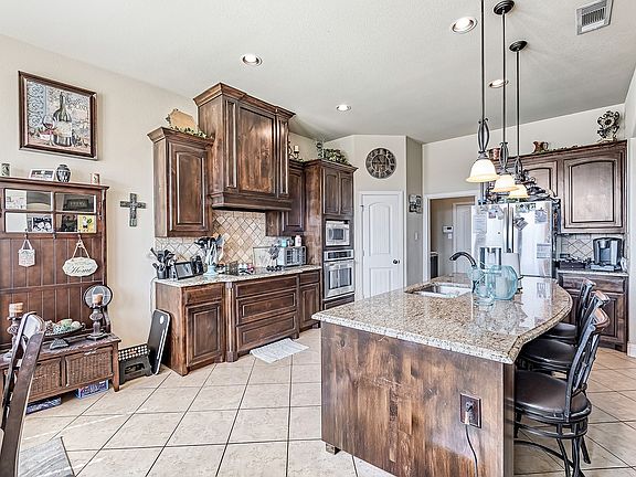 3rd image of 3206 Meadow Ridge Dr