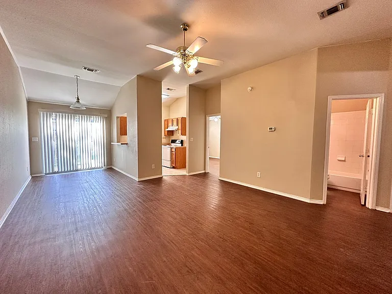 3031 Pine Valley Dr — Photo 4