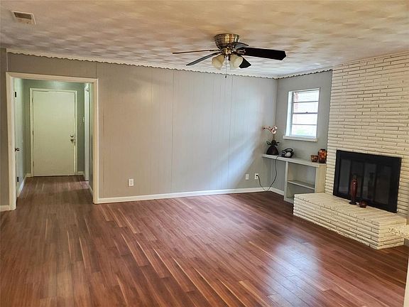 4th image of 3044 Cliff Creek Dr