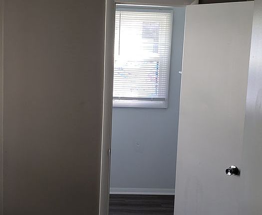 5th image of 111 W Linden Ave #2725433E2