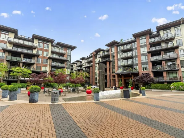 723 W 3rd St #423, North Vancouver, BC V7L 1G8