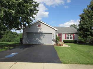 824 Oak Ridge Ln, Genoa City, WI 53128
