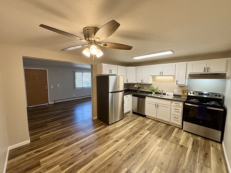 Capitol View Apartments — Photo 17