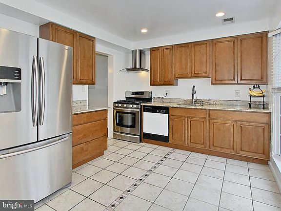 5th image of 2097 Mayflower Dr