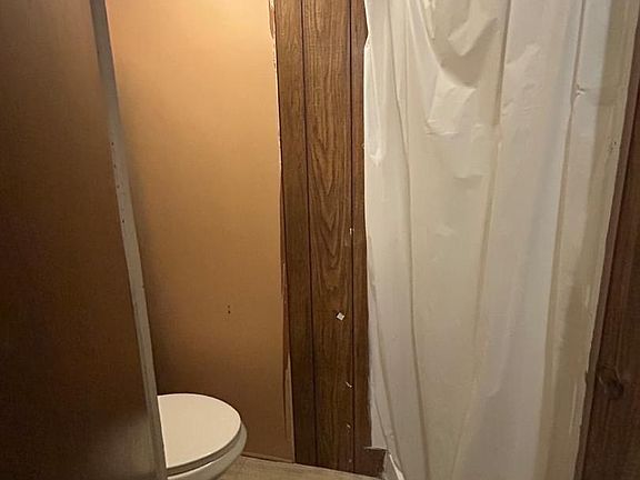 3rd image of 205 Delaware Ave