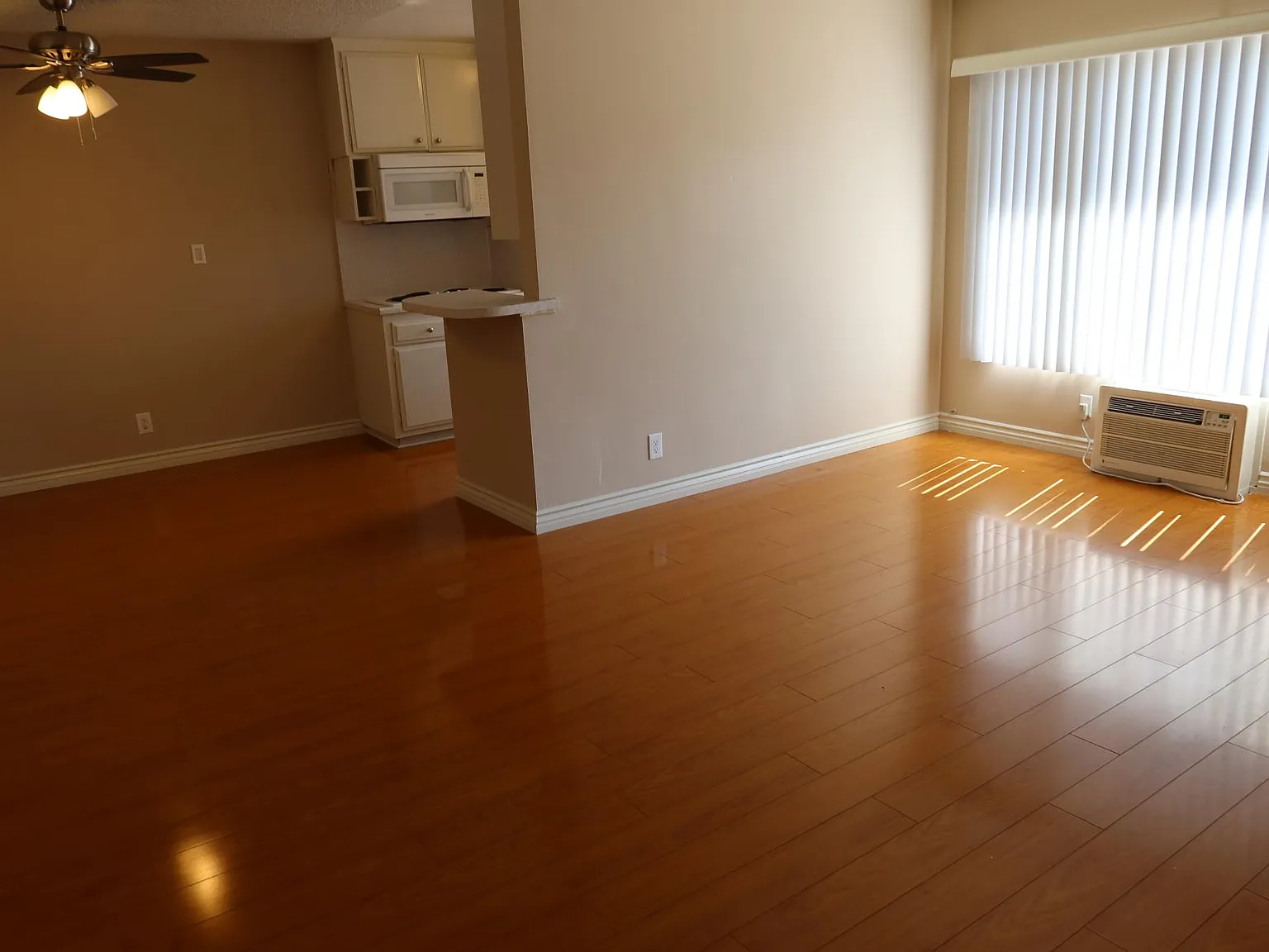 2 bed, 1100 sqft, $2,990 — Photo 3