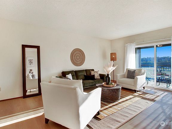 3rd image of 2253 Gilman Drive W #504