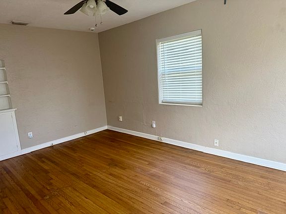 4th image of 2000 Buckminster Cir