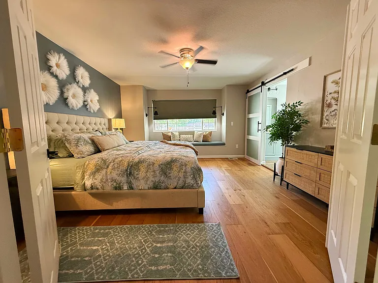 242 W Rosser St — Photo 41