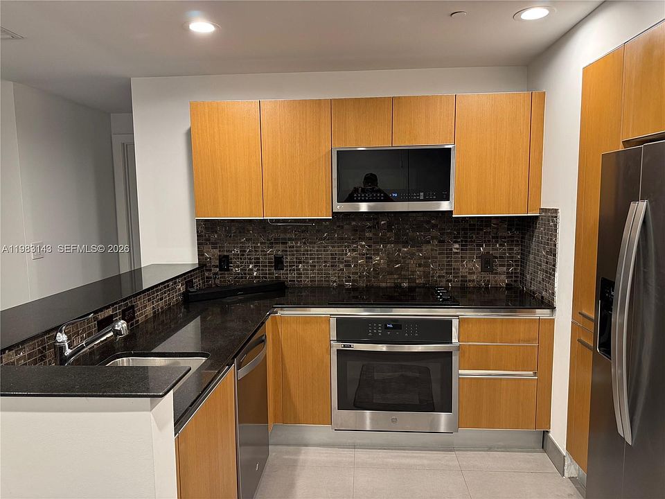 1st image of 1060 Brickell Ave #1707