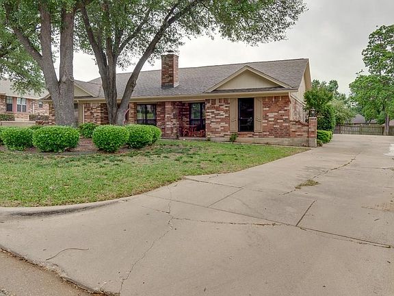 2nd image of 6512 Woodcreek Ln