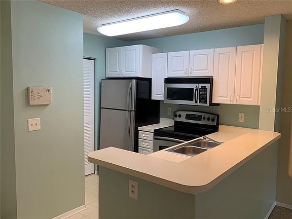 5th image of 4115 Chatham Oak Ct APT 209
