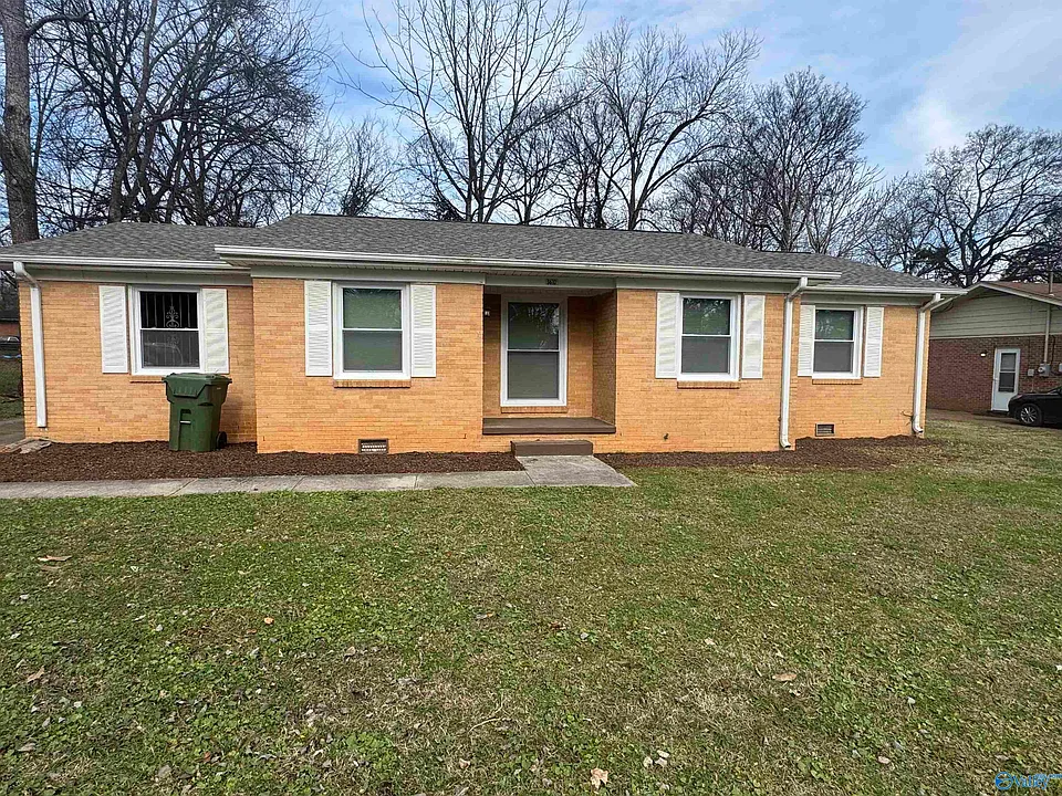 3610 Williamsburg Dr NW