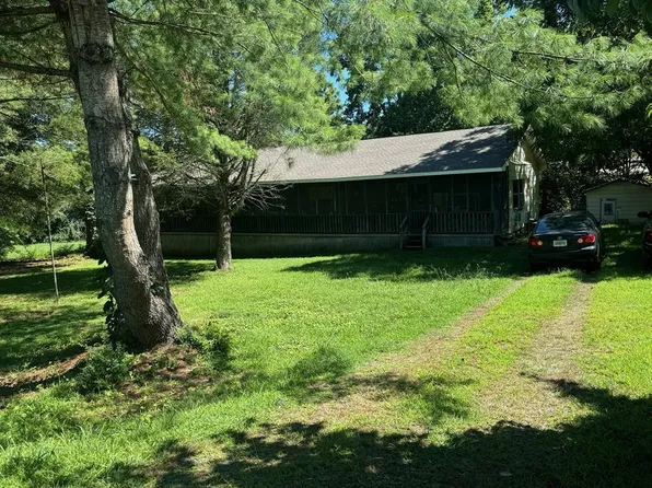 2122 Plott Town Rd, Young Harris, GA 30582