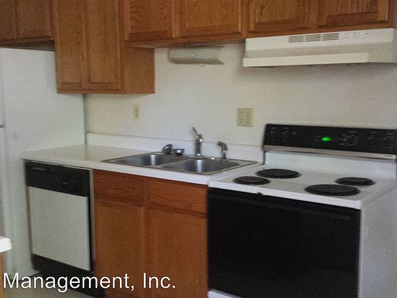 3rd image of 4815 Meadow Lark Ln #B