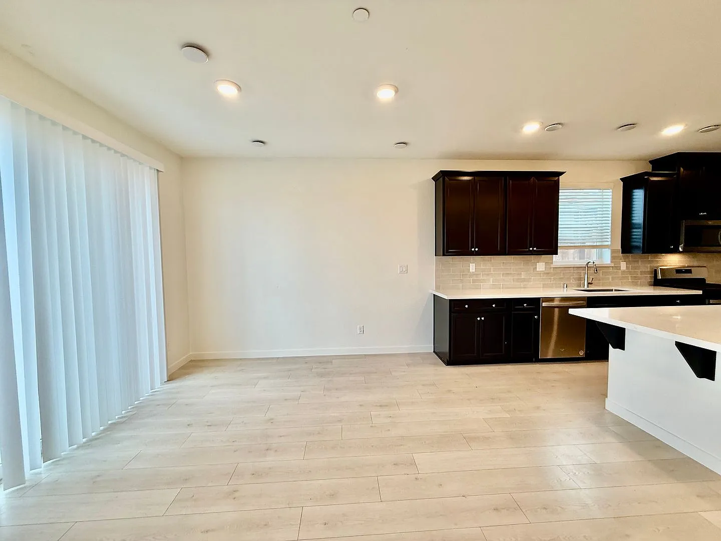 Nice home available now — Photo 3