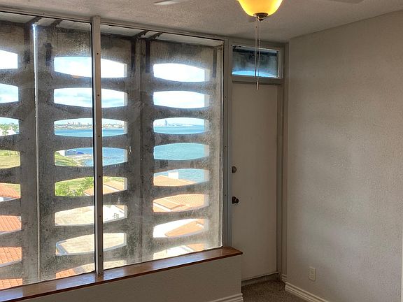 2nd image of 4302 Ocean Dr APT 51