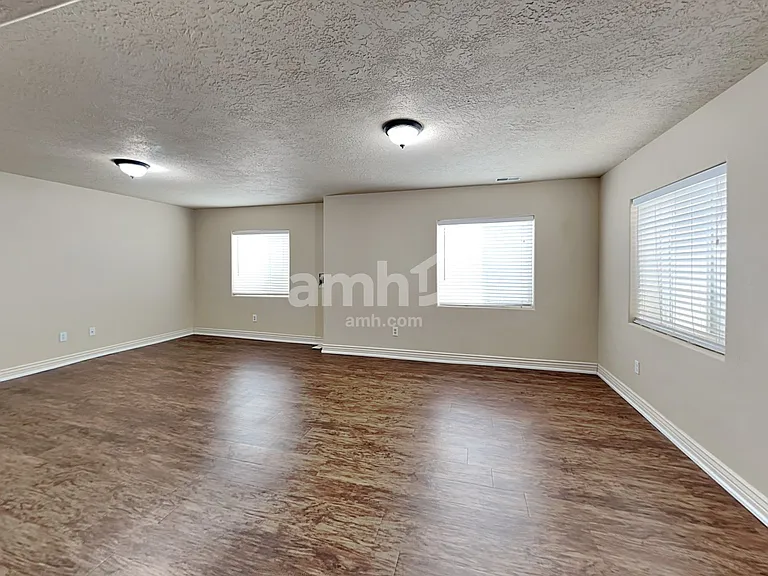 1245 E 640 S — Photo 8