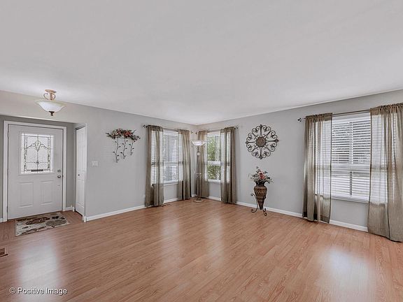 3rd image of 850 Peoria Ct