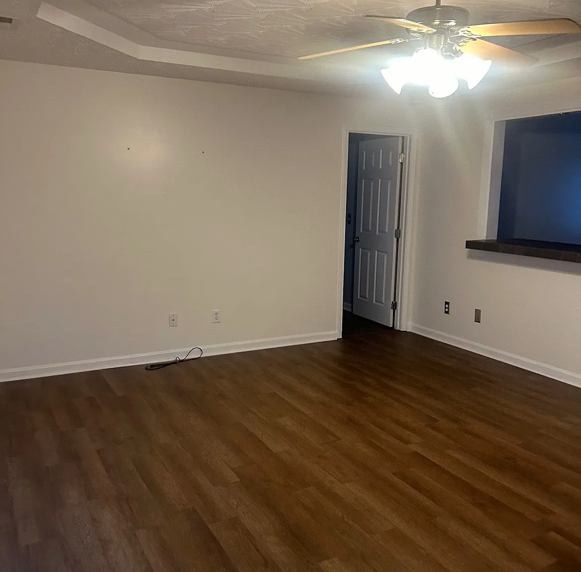 3 bed, 1350 sqft, $2,050 — Photo 4