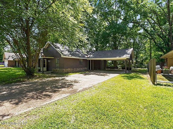 4th image of 4827 Cottonwood Ln