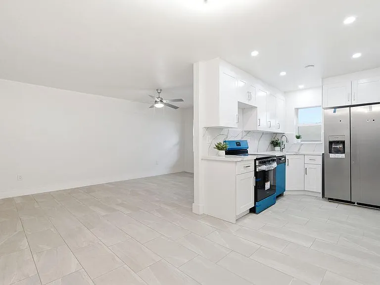 1747 Rodman St #302 — Photo 2
