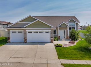 1321 Marilyn Way, Dickinson, ND 58601