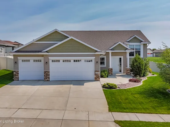 1321 Marilyn Way, Dickinson, ND 58601