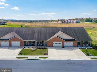 19443 Sapphire Dr, Hagerstown, MD 21742