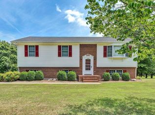 2172 Poteet Rd, Hardy, VA 24101
