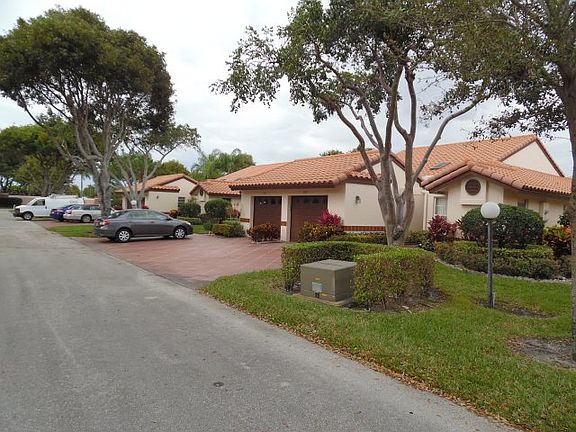 3rd image of 6379 Pointe Pleasant Cir