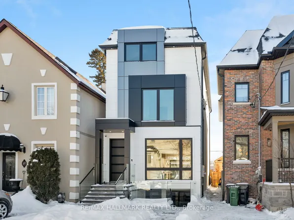 15 Cruikshank Ave, Toronto, ON M4K 1S6