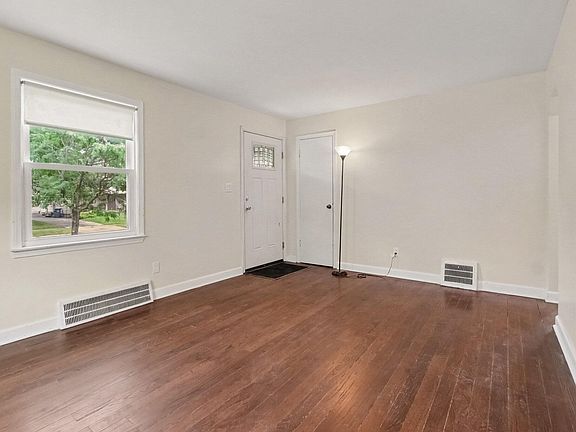 3rd image of 2140 Brickley St