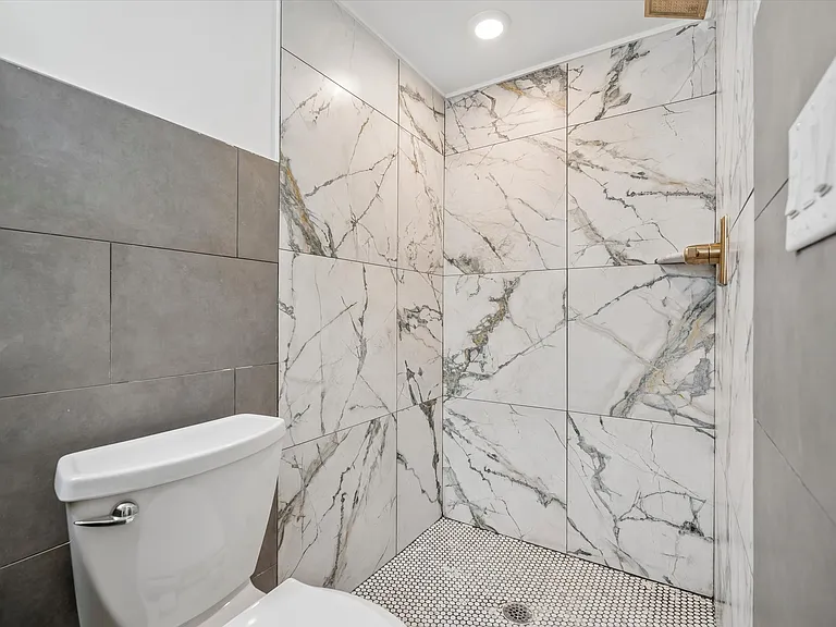 3958 Mount Vernon St #1 — Photo 11
