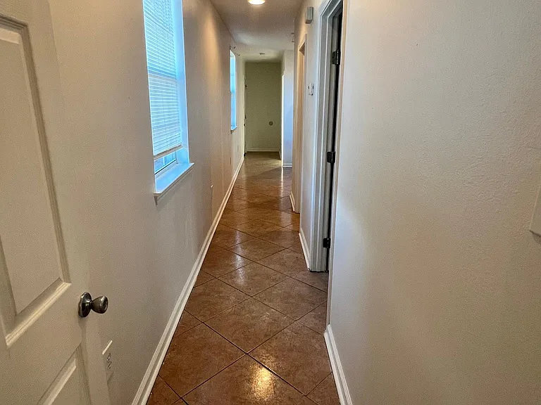 3148 N Prieur St — Photo 5