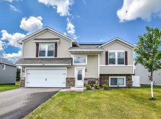 39604 Fallbrook Ave, North Branch, MN 55056