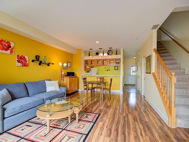 725 Blossom Ct — Photo 11