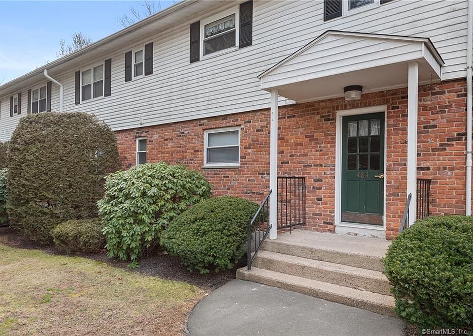 1st image of 484 Oak Ave APT 55
