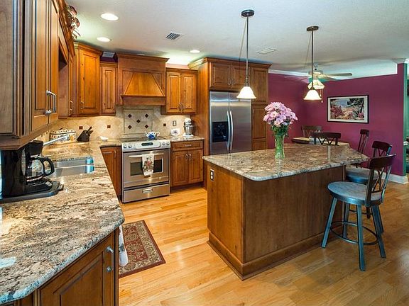3rd image of 12954 Forest Dr